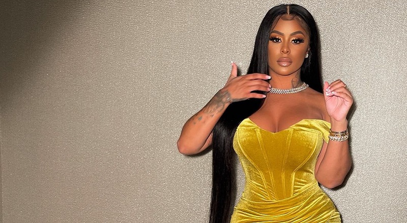 Jumeika Davis claims Alexis Skyy conned her out of $1,150 for a stay at Ale...