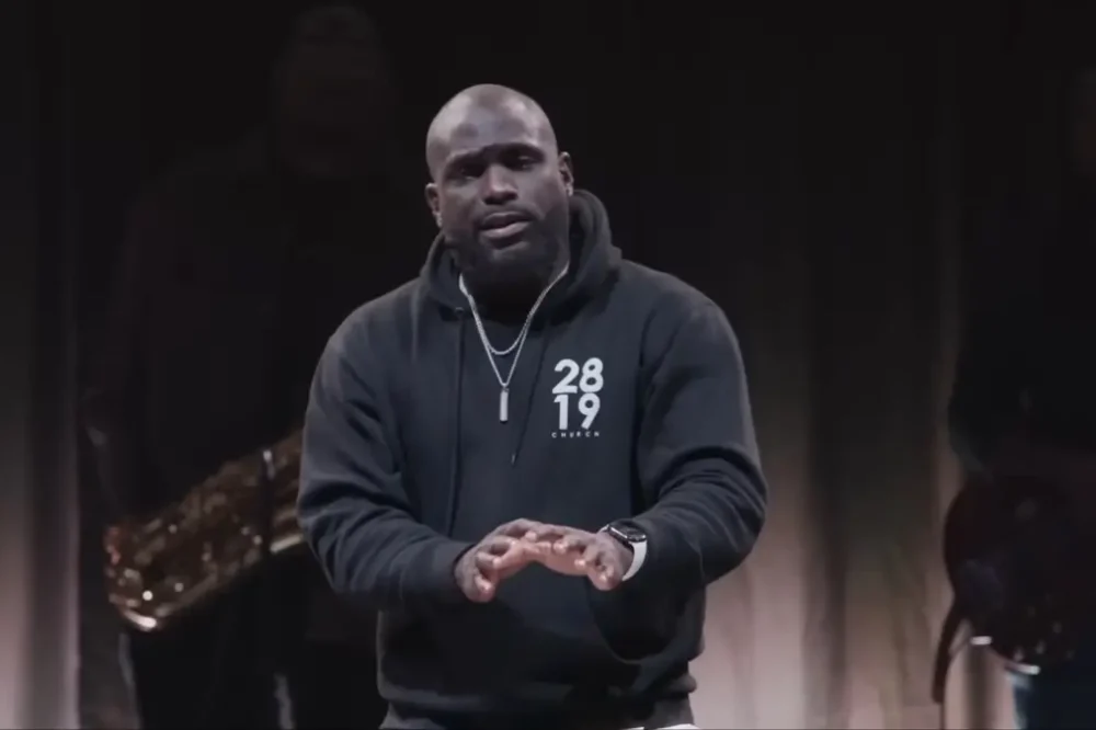 04152025-2819-church