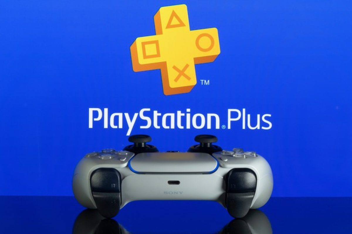 Playstation,5,Controller,With,Playstation,Plus,At,Background,,20th,Dec,